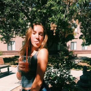 Meet your Posher, Ava